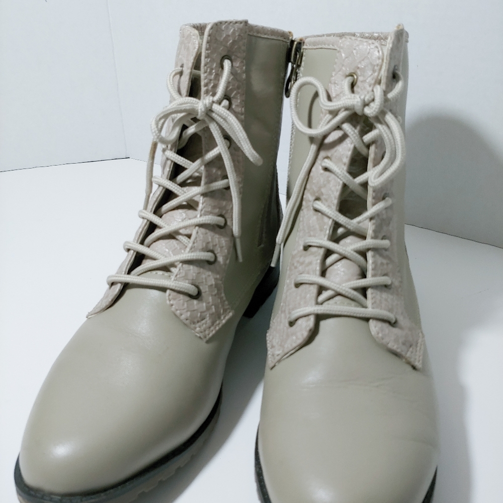 Sporto booties with faux snakeskin upper. - Picture 2 of 3